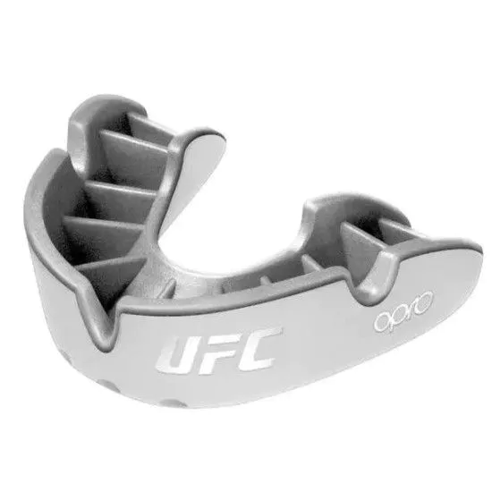 Капа OPRO Silver UFC White/Silver (ufc.102514003)