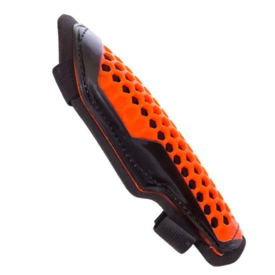 Щитки футбольні MITRE FB-675