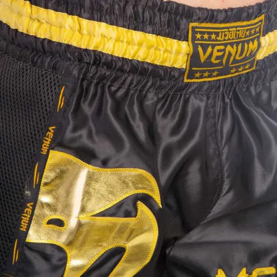 Шорти для тайського боксу та кікбоксингу VENUM GIANT